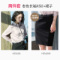 杏色長袖襯衫+黑色裙子